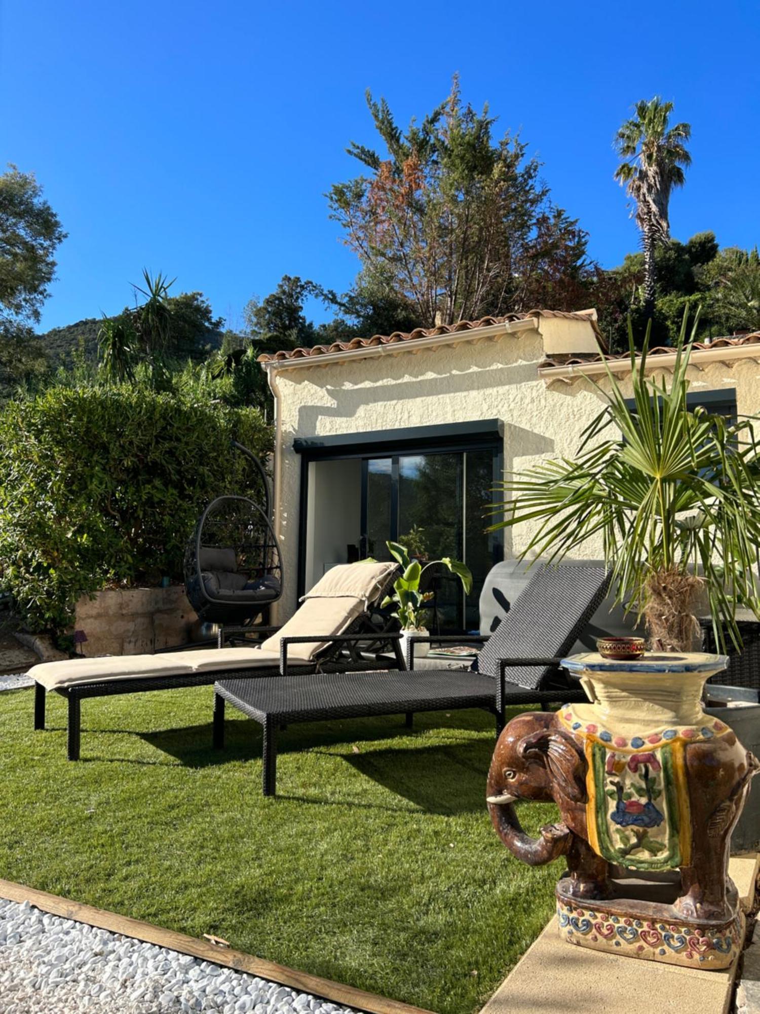 Belle Chambre Privee Avec Le Jardin Privatif Et Le Jacuzzi Cavalaire-sur-Mer Eksteriør billede