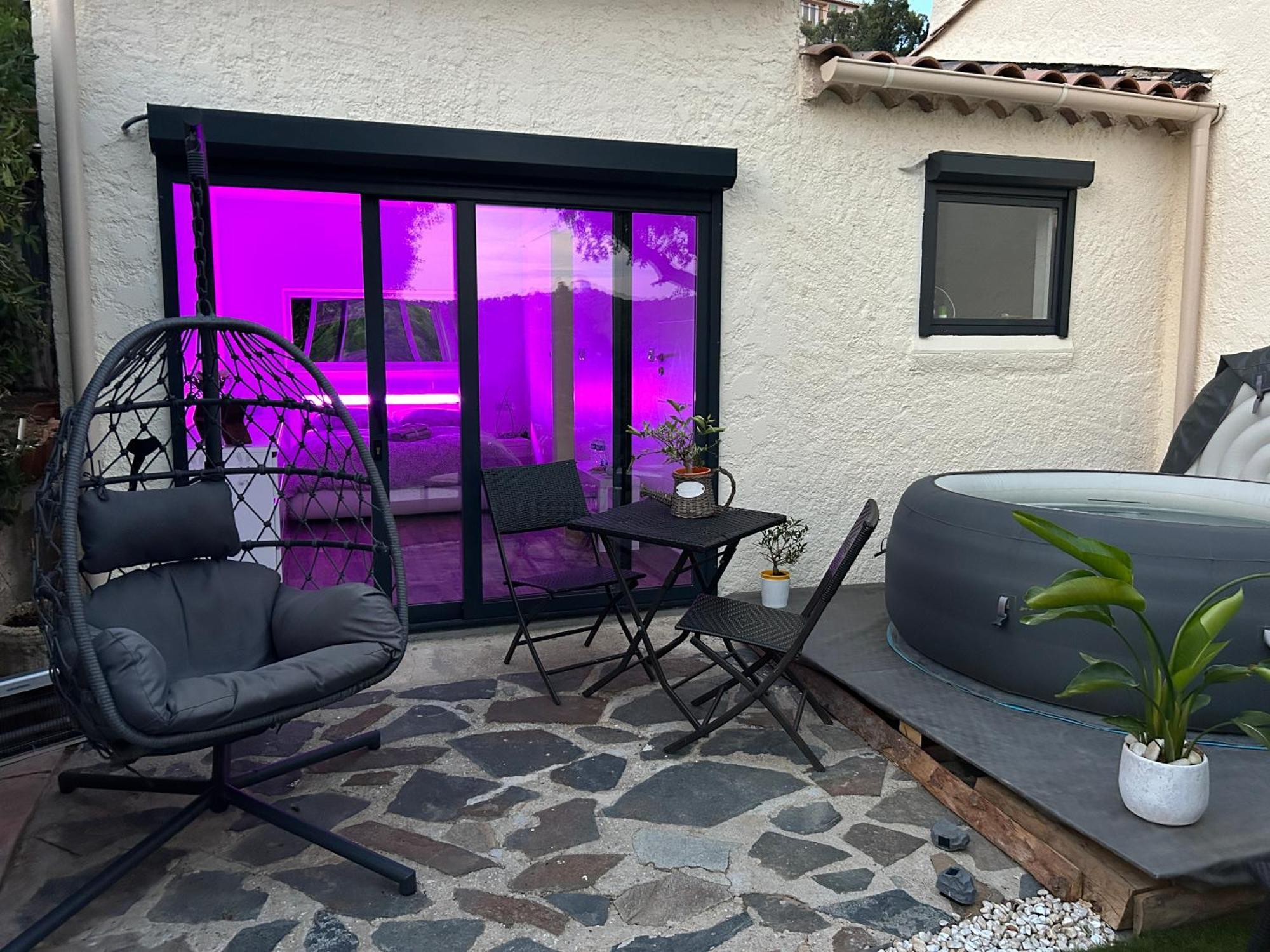 Belle Chambre Privee Avec Le Jardin Privatif Et Le Jacuzzi Cavalaire-sur-Mer Eksteriør billede