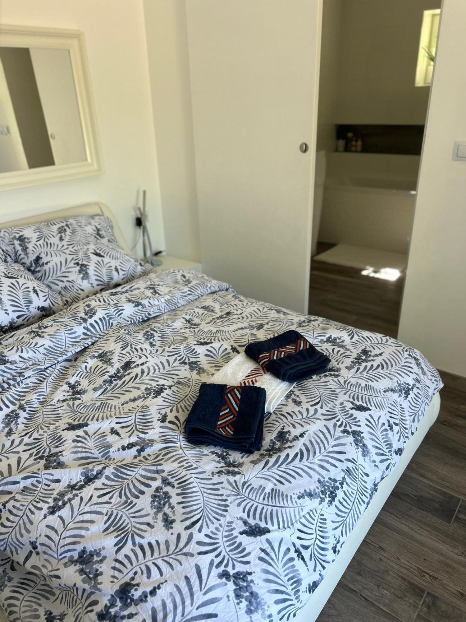 Belle Chambre Privee Avec Le Jardin Privatif Et Le Jacuzzi Cavalaire-sur-Mer Eksteriør billede