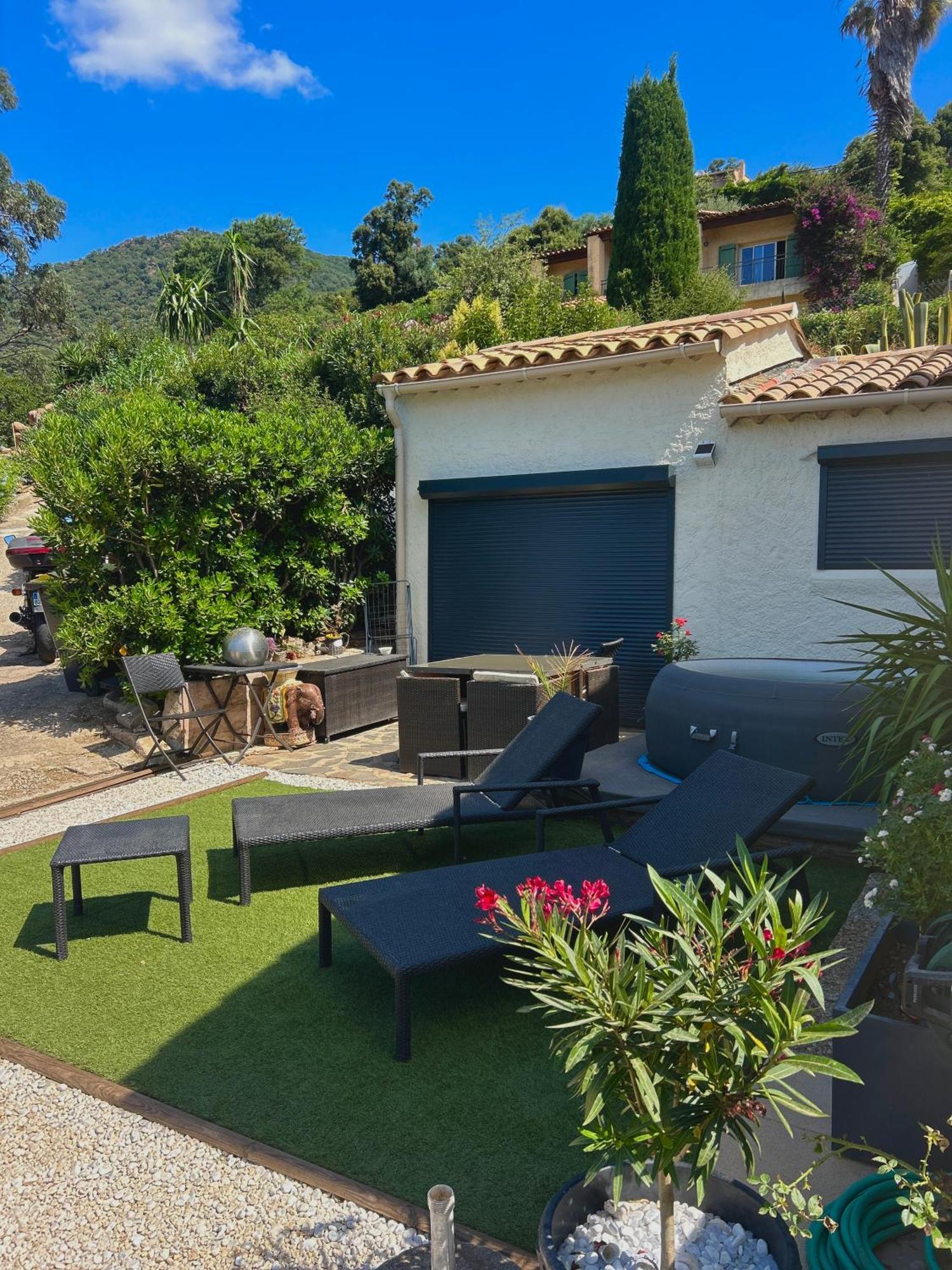 Belle Chambre Privee Avec Le Jardin Privatif Et Le Jacuzzi Cavalaire-sur-Mer Eksteriør billede