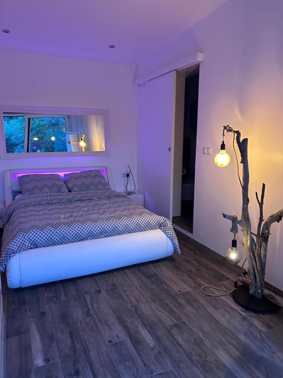 Belle Chambre Privee Avec Le Jardin Privatif Et Le Jacuzzi Cavalaire-sur-Mer Eksteriør billede